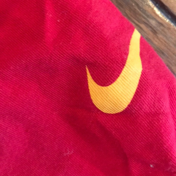 Like New Women’s Med/ Lrg Kc Chiefs T - Shirt ❤️🏈 - Picture 4 of 5